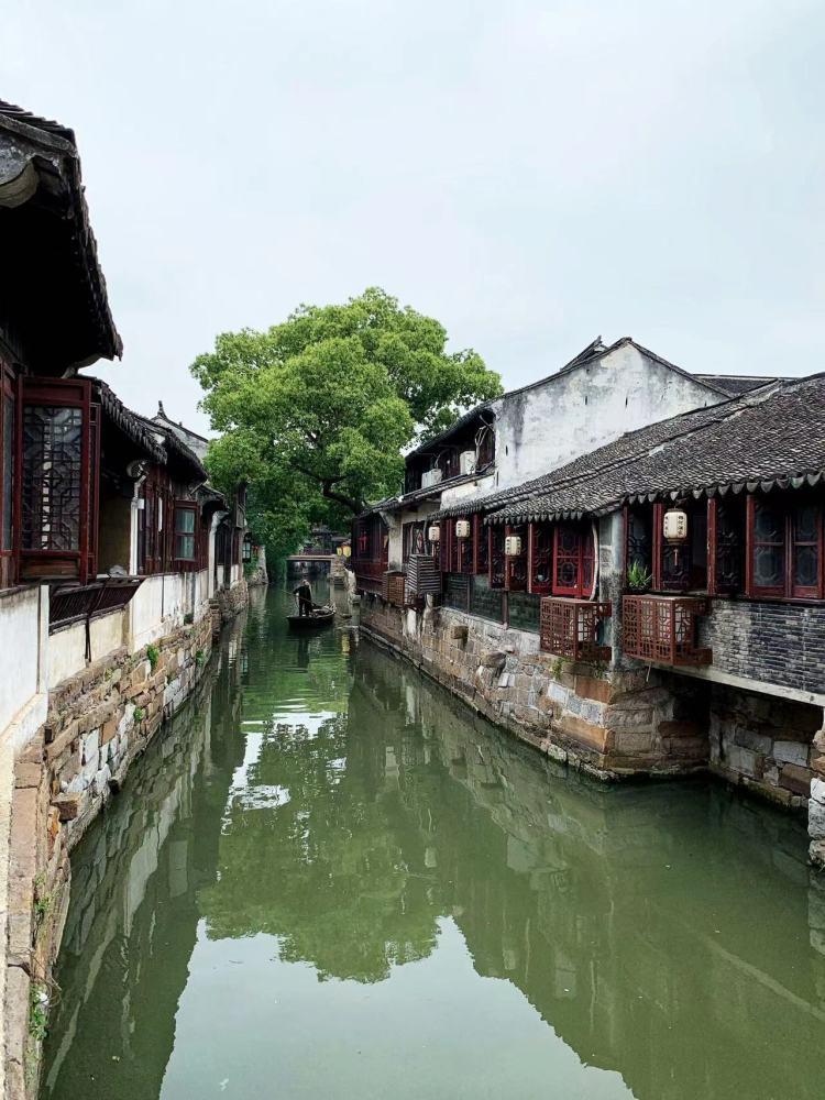 宝宝在睡觉的时候嘴角微扬，这是做到美梦了吗？游戏画面